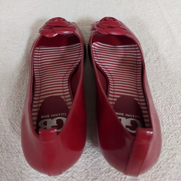 Red Slip On Sz 7 Flower Peep Toe Comfort Low Wedge Shiney Patent Coastal Grandma - Picture 7 of 16